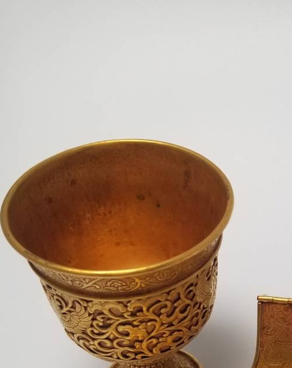 唐 · 八曲長杯 — Tang eight-lobed gold cup, Sogdian–Tang style